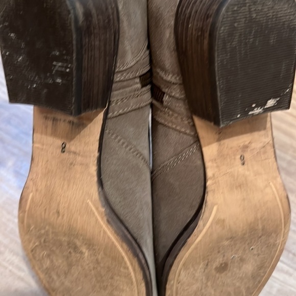 SEYCHELLES LUCKY PENNY SUEDE
WESTERN BOOTIE SIZE:8 - Picture 5 of 5